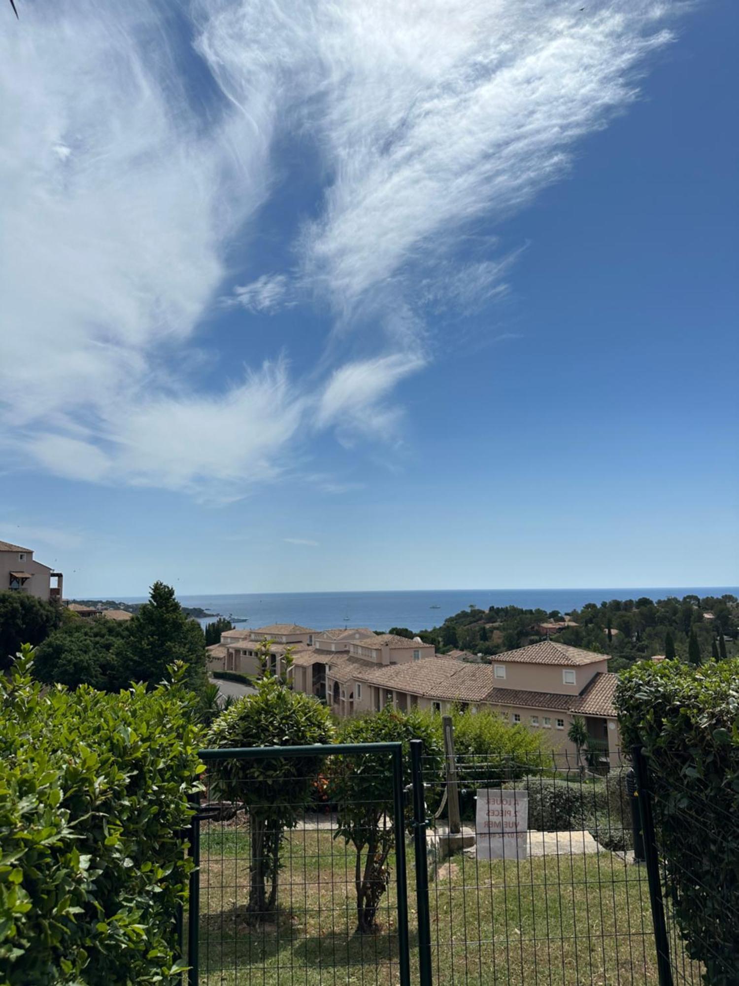 Cap Esterel Vue Mer Et Climatise Saint-Raphaël Exteriör bild
